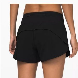 Lulu lemon speed up short 4’’